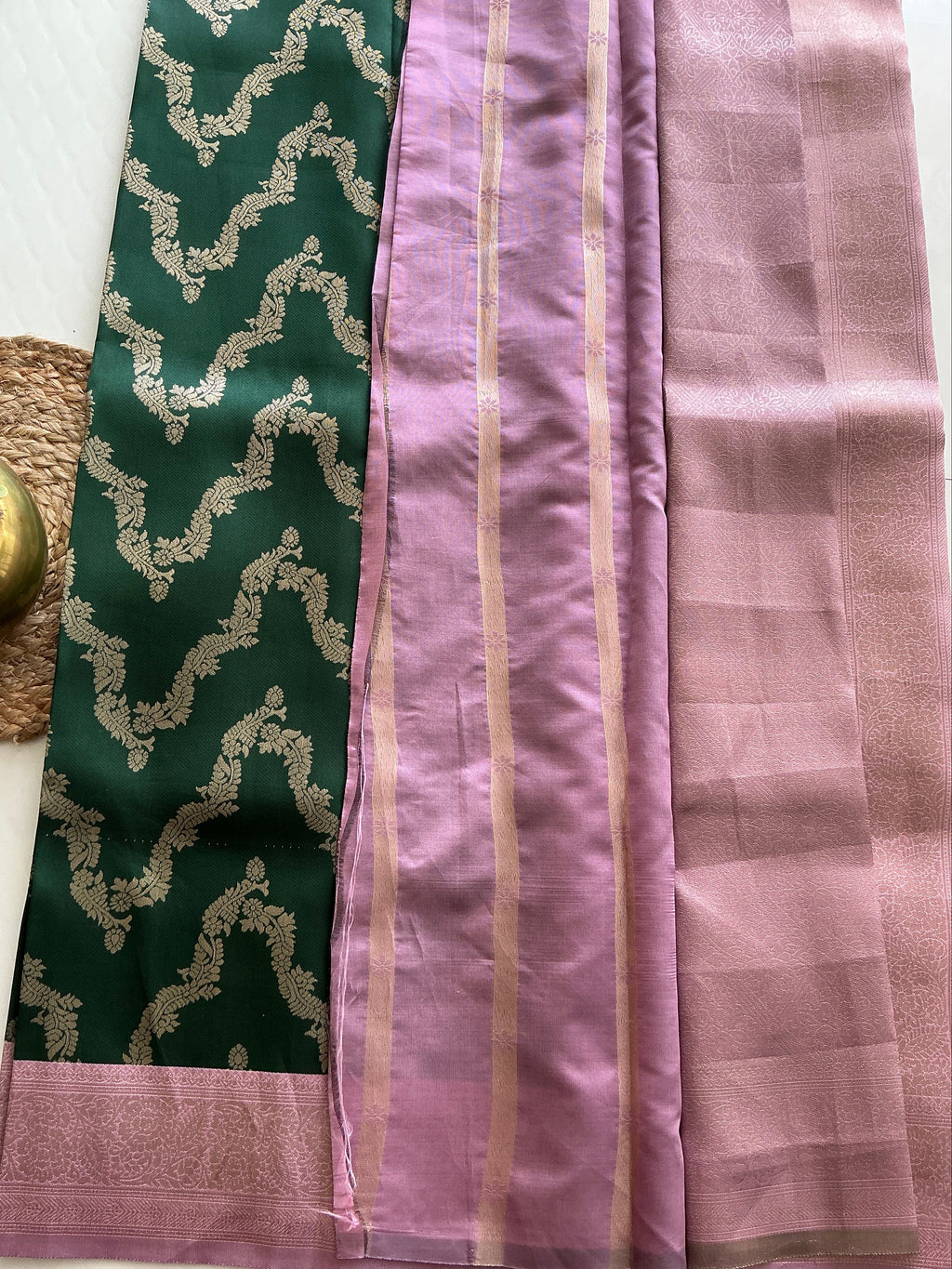 PREMIUM PATTU CONTRAST BORDER GREEN AND PINK SAREE