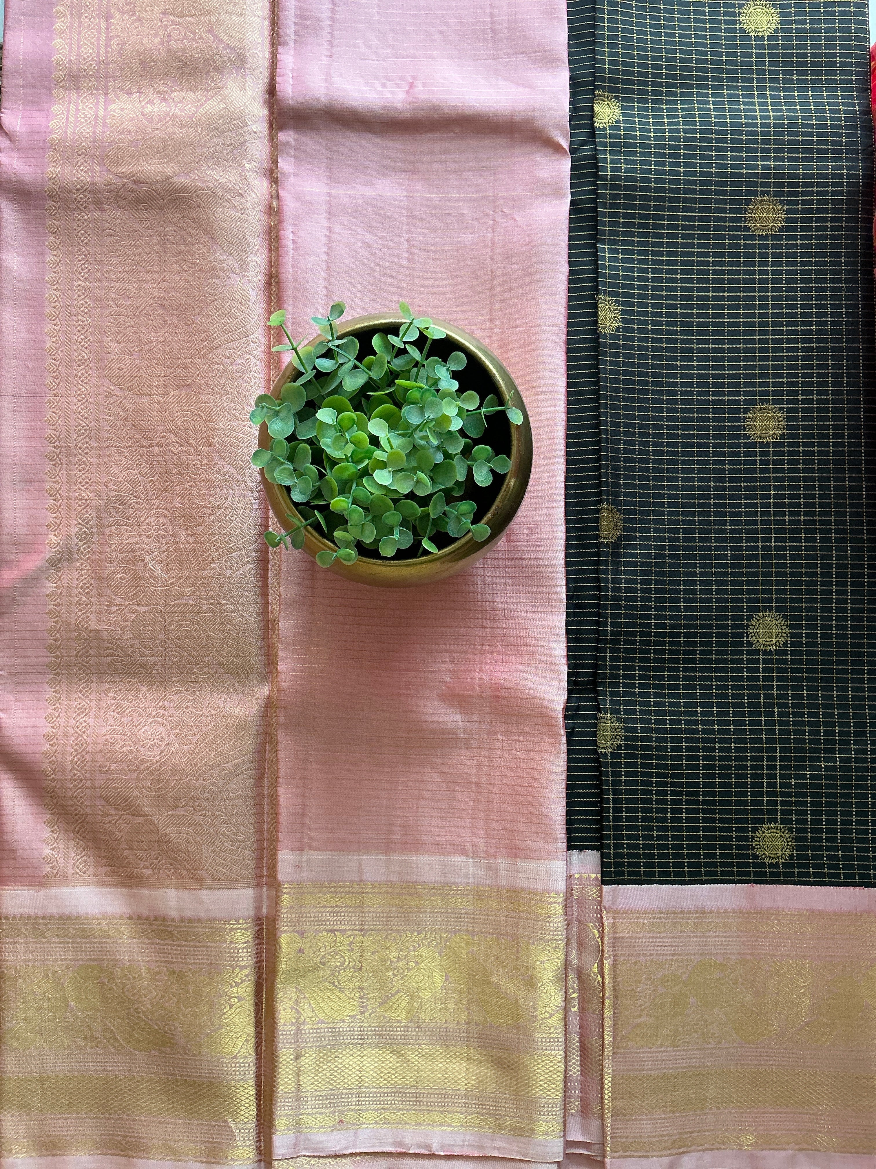 PREMIUM PURE KANCHI VINTAGE PATTU SAREE BLACK AND LIGHT PINK KANCHI BORDER