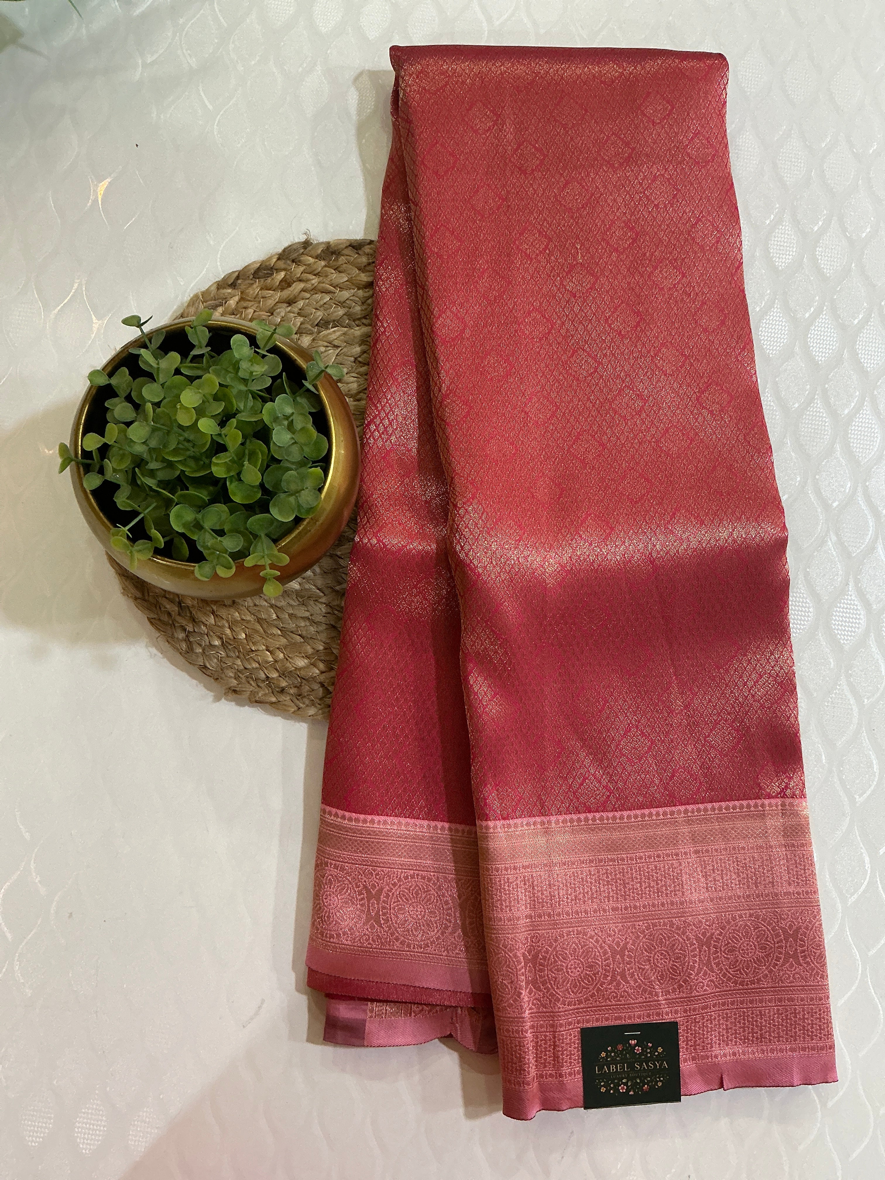 PREMIUM PATTU CONTRAST RED AND PEACH BORDER SAREE