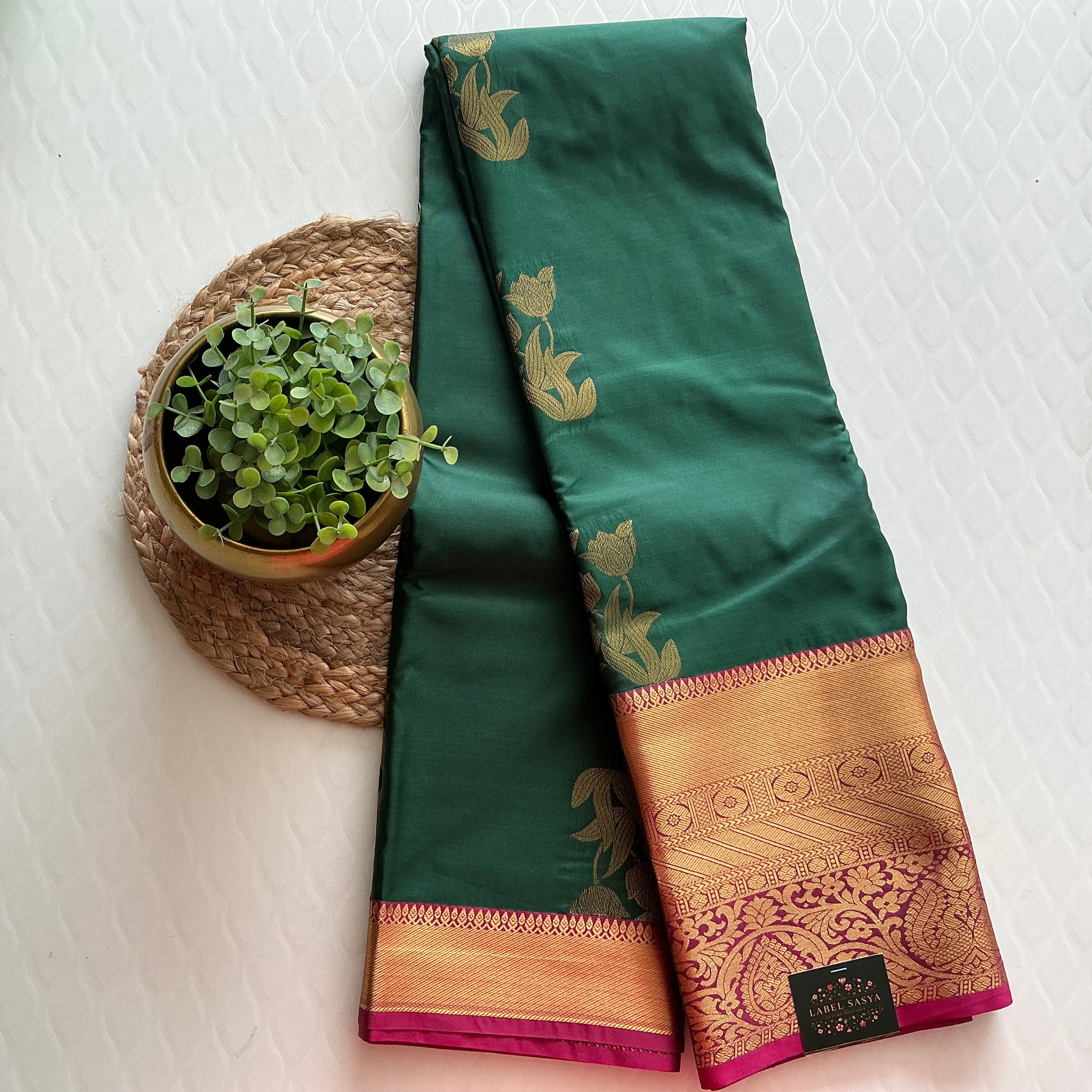 PREMIUM DHARMAVARAM PATTU SAREE GREEN AND PINK BORDER