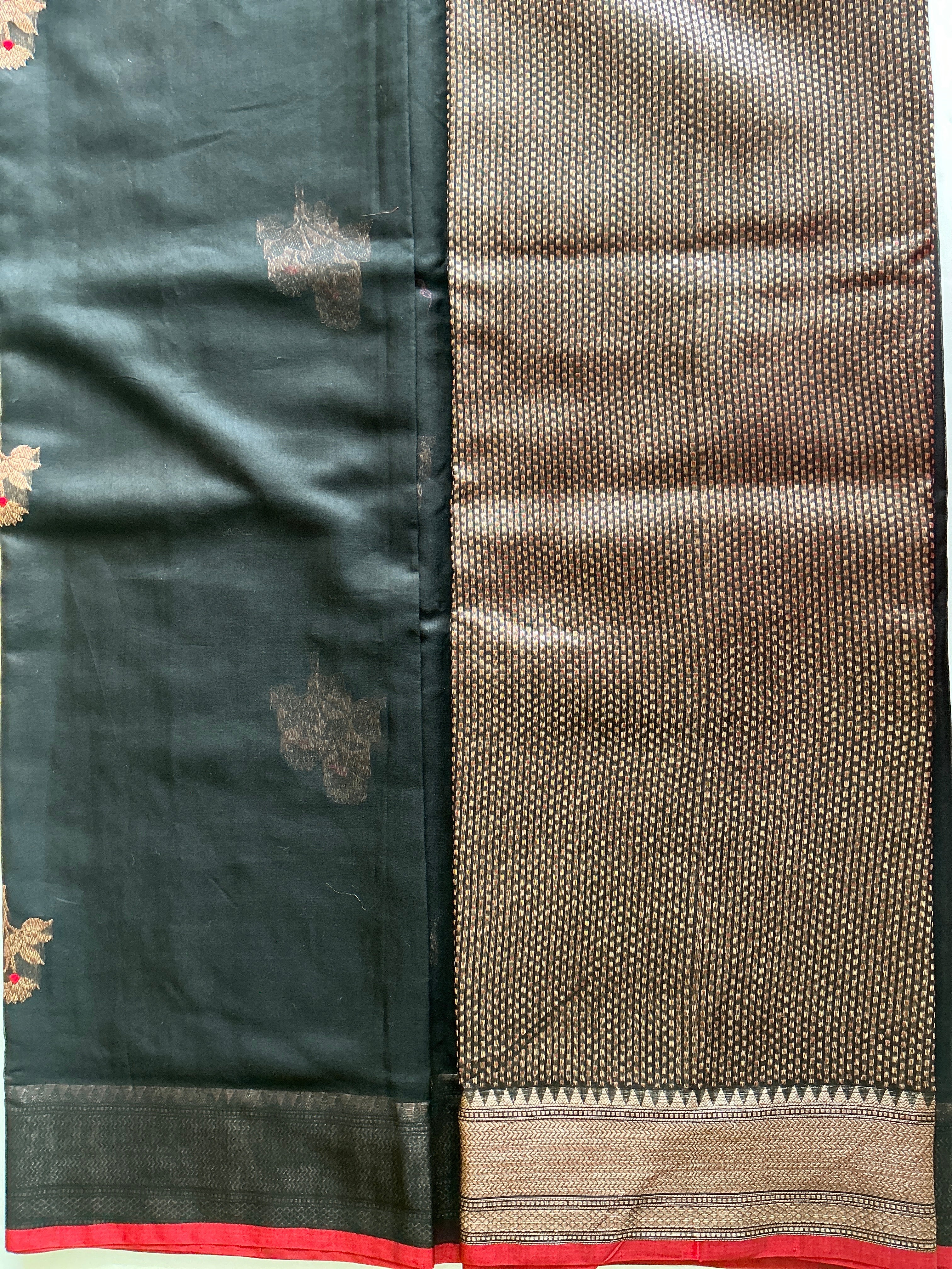 PREMIUM PURE CHENDERI HANDWOVEN BLACK AND RED BORDER SAREE