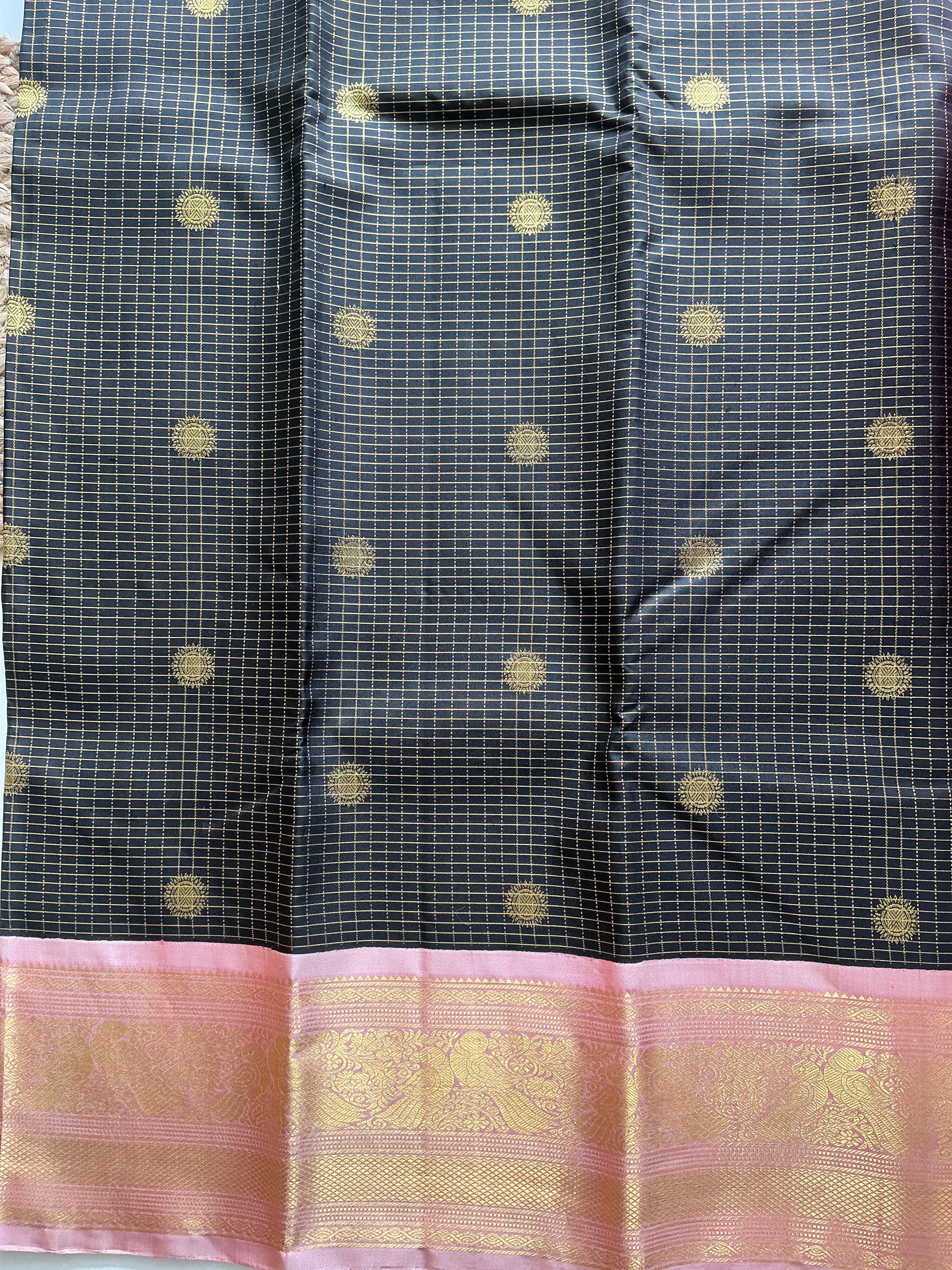 PREMIUM PURE KANCHI VINTAGE PATTU SAREE BLACK AND LIGHT PINK KANCHI BORDER